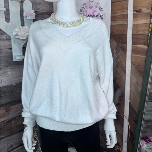 Philosophy Drop Shoulder Cream V-Neck Sweater - Size Large - Picture 2 of 8